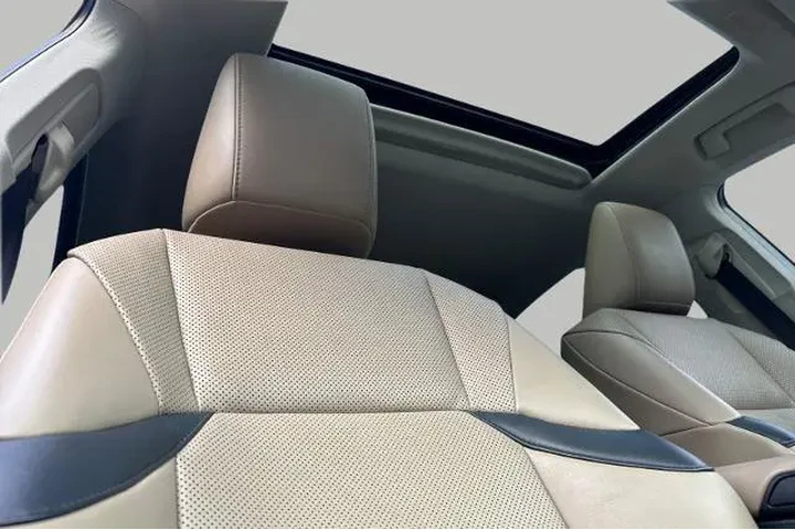 $25900 : Lexus ES 350 2019 4dr Sedan image 5