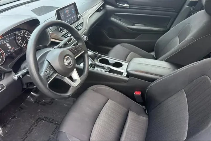 $18890 : Nissan Altima 2024 2.5 SV 4d image 10