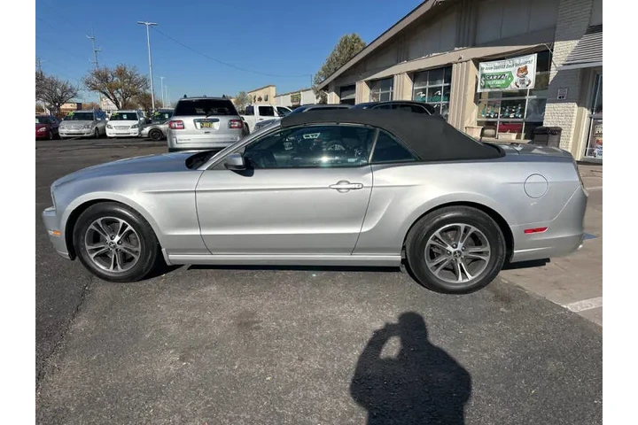 2014 Mustang V6 Premium image 5