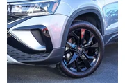$24877 : Volkswagen Taos 2023 AWD SE thumbnail