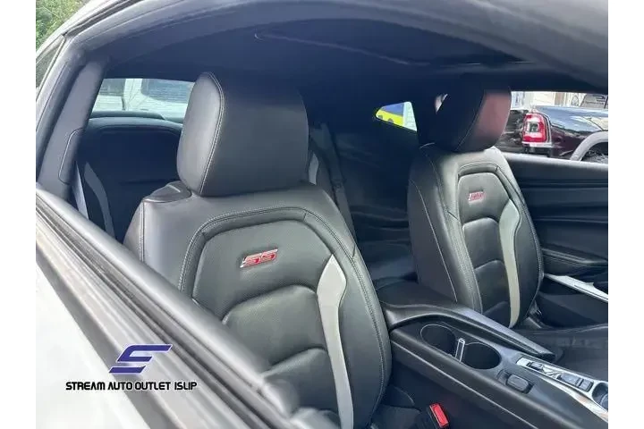 $33590 : Chevrolet Camaro 2018 SS 2dr image 10