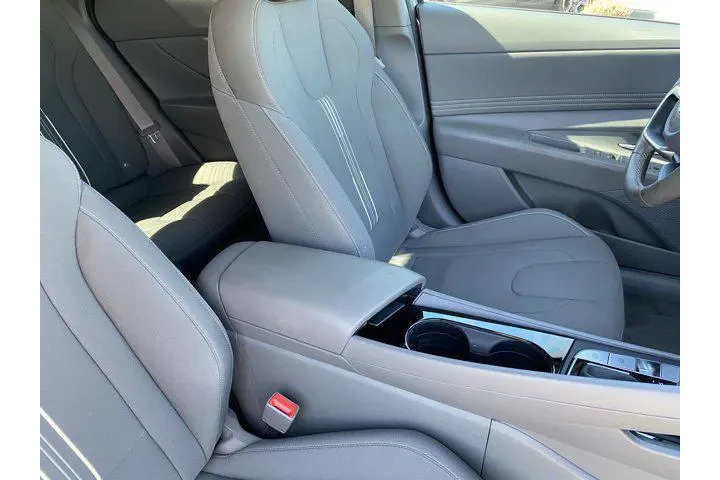 $17731 : Hyundai ELANTRA 2023 SEL 4dr image 10