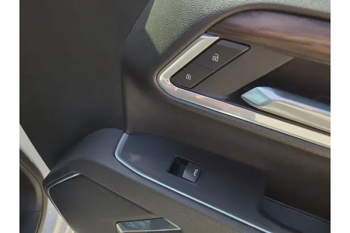 $39910 : GMC Sierra 1500 2025 4x2 SLT image 10