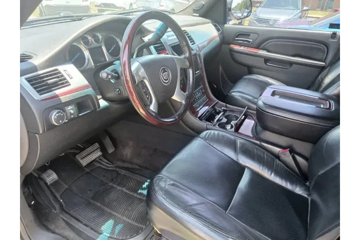 $12000 : 2010 Escalade ESV Premium image 4