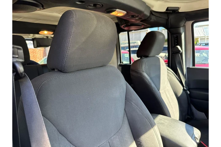 $13995 : Jeep Wrangler Unlimited 2014 image 8