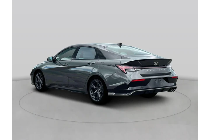$23920 : Hyundai ELANTRA 2024 N Line image 5