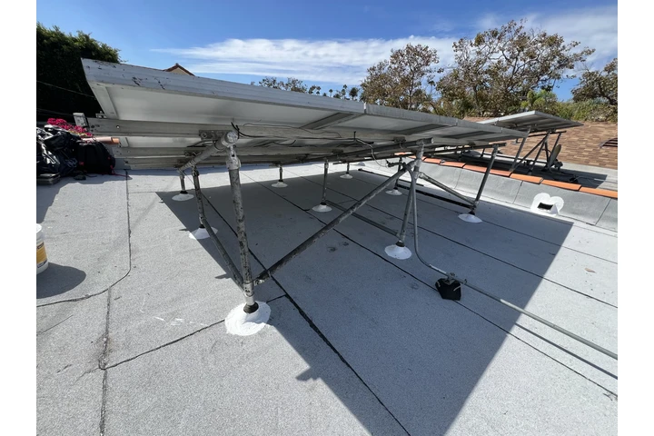 Se remueven paneles solares image 4