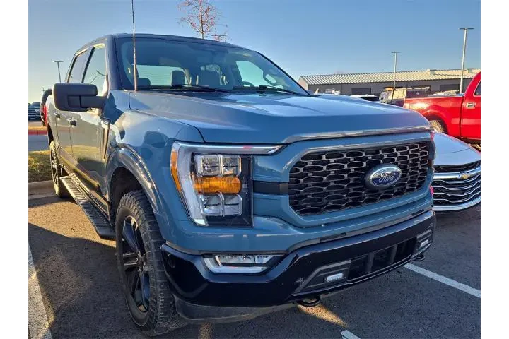 $37500 : Ford F-150 2023 4x4 XLT 4dr image 4