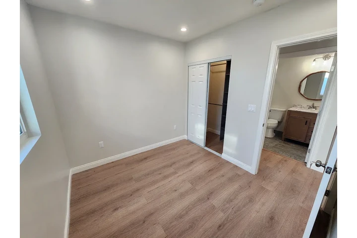 $1095 : Immediate Spacious house!!! image 10