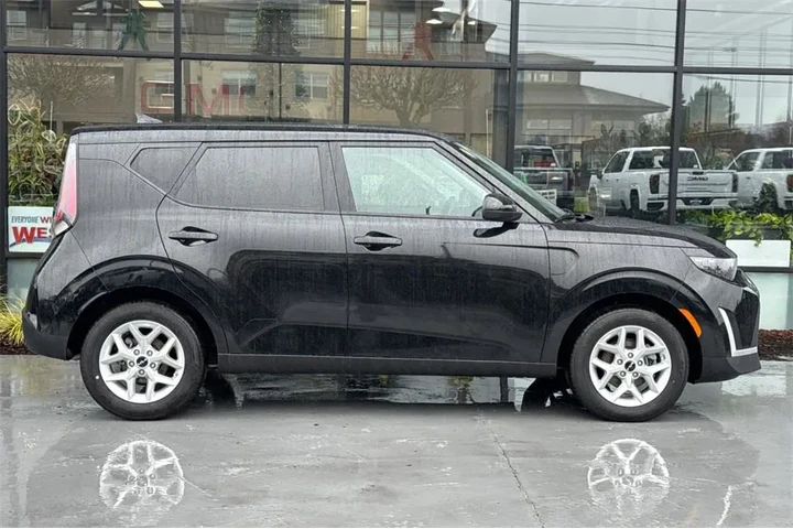 $18913 : Kia Soul 2025 LX 4dr Crossov image 3