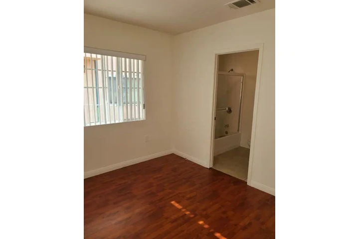 $2500 : Available 3Bed in Los Angeles, image 9