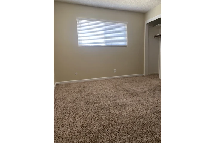 $750 : Renting a room for one person. image 7