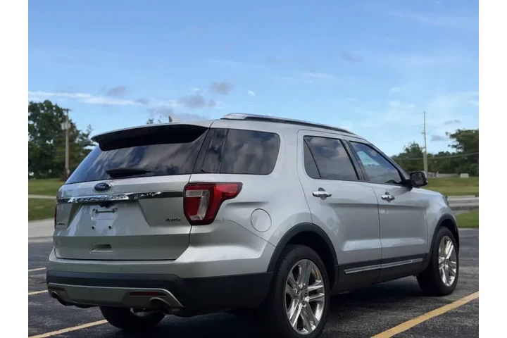 $12999 : 2017 Explorer Limited image 6