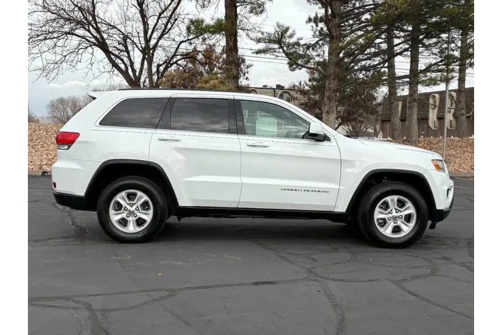 $11900 : 2016 Grand Cherokee Laredo image 6