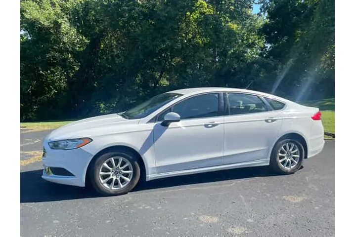 $6500 : 2017 Fusion S image 3