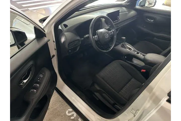 $25995 : Honda HR-V 2023 Sport 4dr Cr image 9