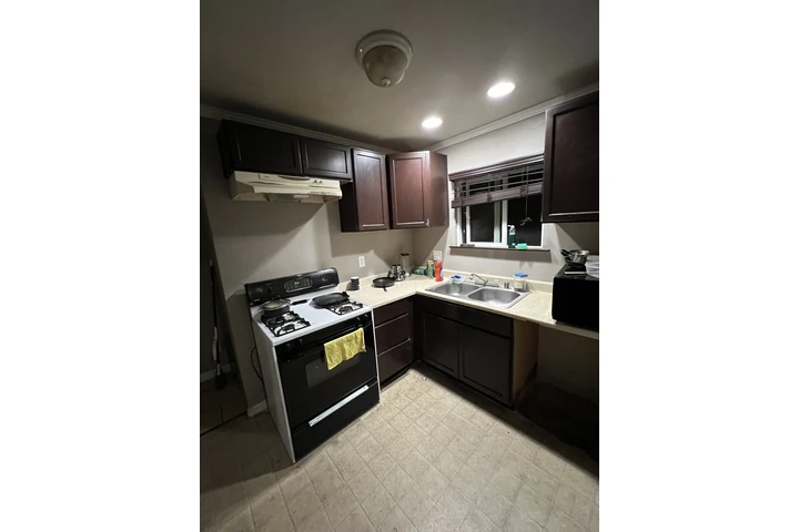 $875 : LOS ANGELES image 6