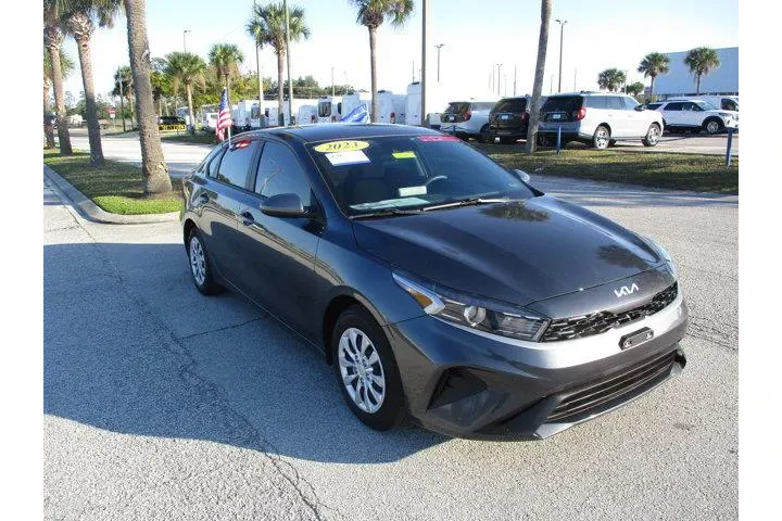 $18995 : Kia Forte 2023 LX 4dr Sedan image 1
