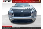 $27995 : Mitsubishi Outlander 2024 AW thumbnail