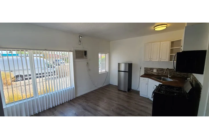 $1500 : Apartmento Desert Hot Springs image 4