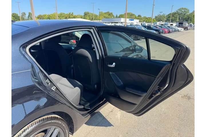 $6980 : 2017 Forte LX Auto image 9
