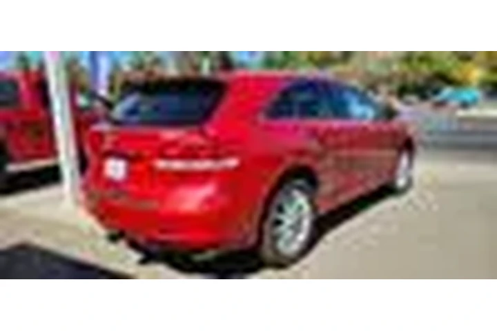 $9995 : 2010 Venza image 5