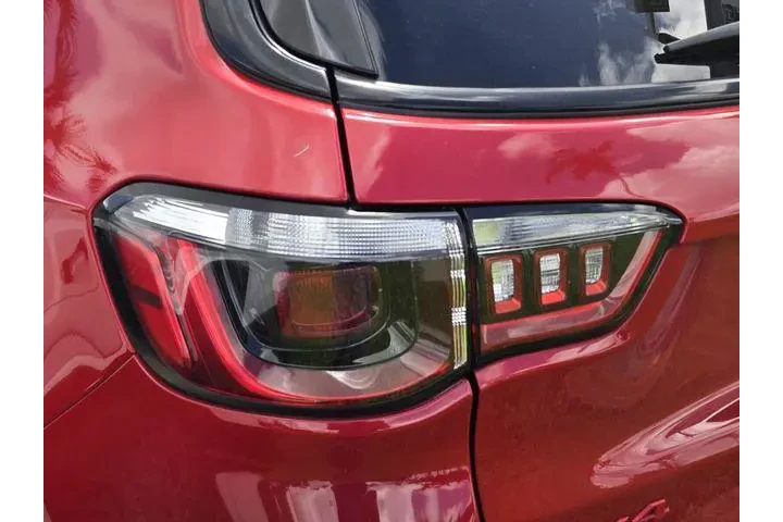 $20698 : Jeep Compass 2022 4x4 (Red) image 8