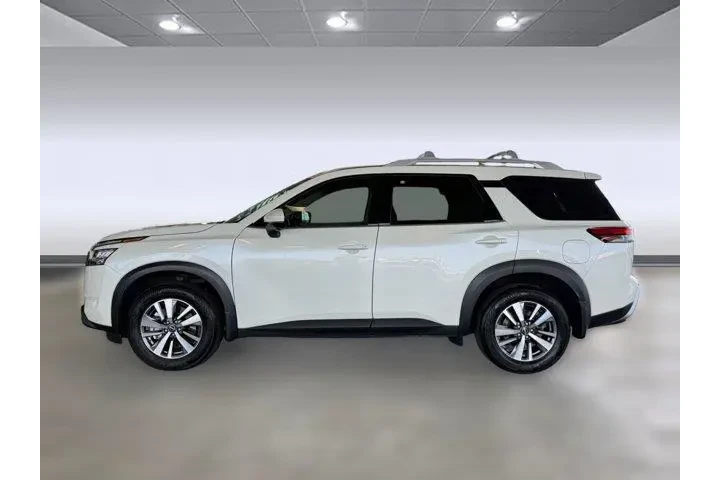$33999 : Nissan Pathfinder 2024 AWD S image 2