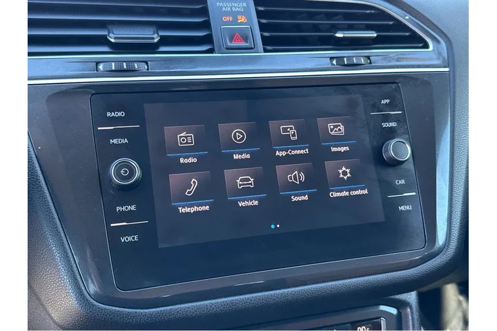 $10777 : 2018 Tiguan SE image 6