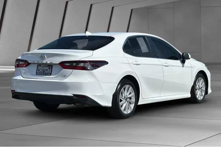 $26500 : Toyota Camry 2023 LE 4dr Sed image 5