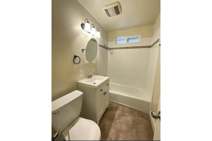 $950 : 3 habitaciones y 1 baño, image 2