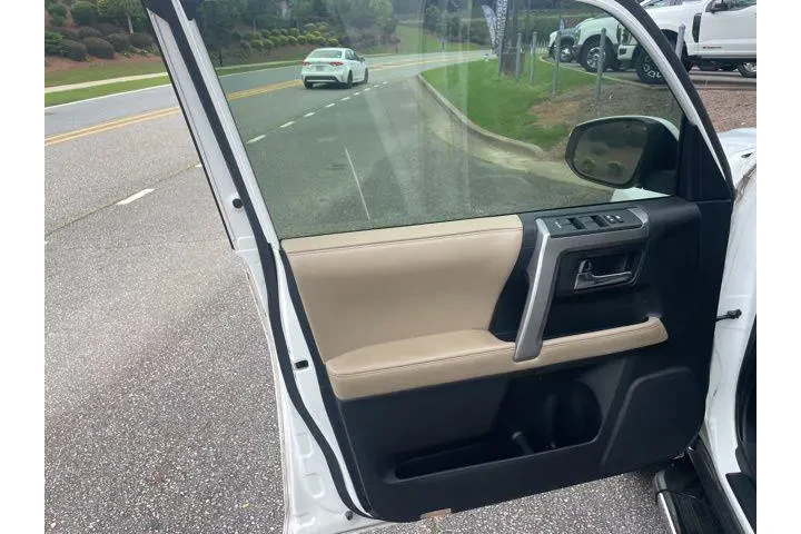 $25539 : Toyota 4Runner 2016 4x4 TRD image 10