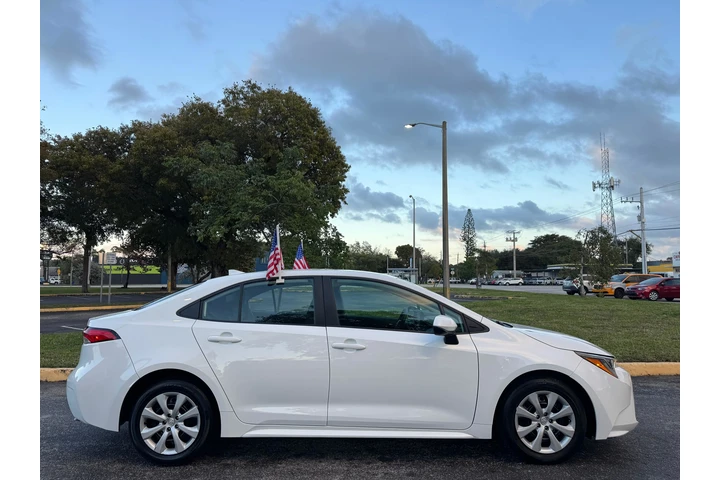 $18950 : *🚗 Toyota Corolla LE * image 7