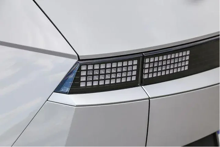 $25991 : Hyundai IONIQ 5 2024 SEL 4dr image 10