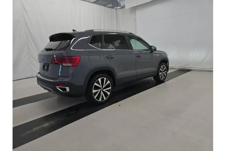 $21893 : Volkswagen Taos 2023 AWD SE image 2
