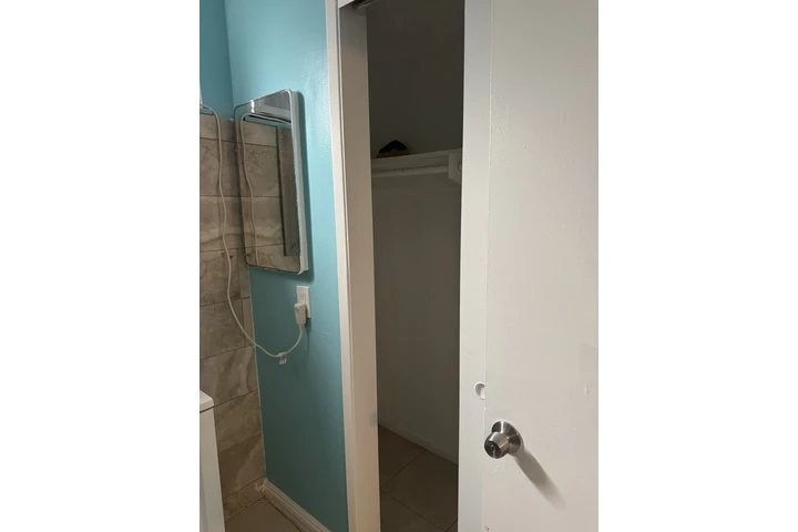 $1300 : RENTO CUARTO PRINCIPAL image 2