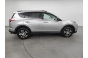 $17998 : Toyota RAV4 2018 LE 4dr SUV thumbnail