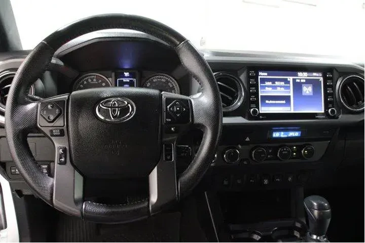 $36983 : Toyota Tacoma 2021 4x4 TRD O image 8