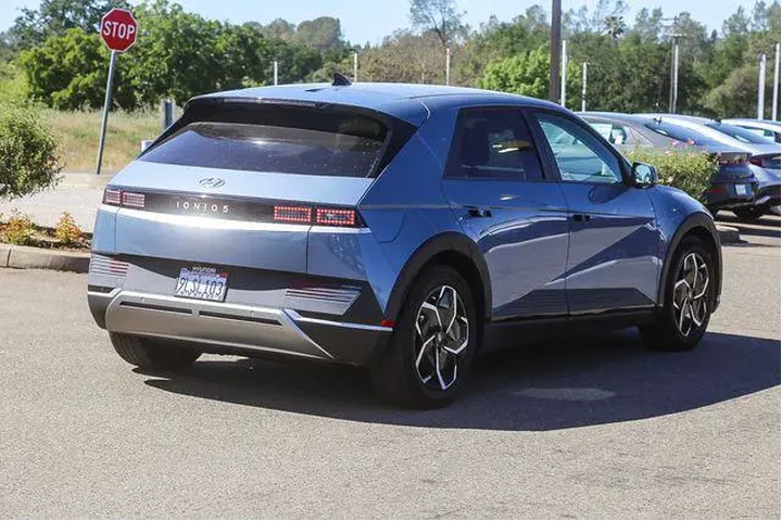 $25992 : Hyundai IONIQ 5 2024 SEL 4dr image 5