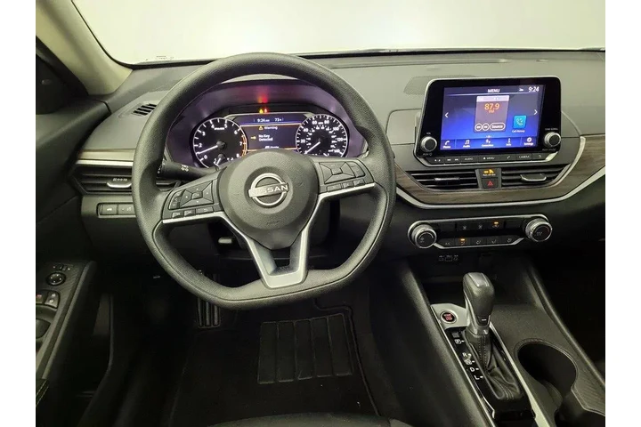 $23998 : Nissan Altima 2025 2.5 SV 4d image 10