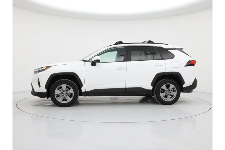 $32998 : Toyota RAV4 2024 AWD XLE 4dr image 3