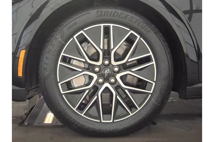 $33999 : Ford Mustang Mach-E 2025 AWD image 9