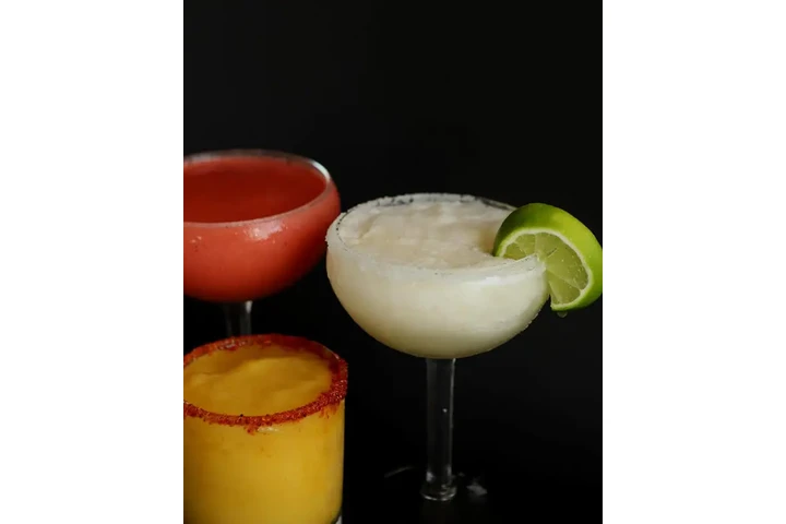 Bartender BOLI'S DRINKS image 5