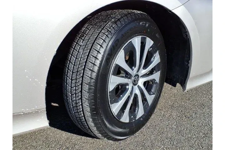 $22586 : Toyota Prius Prime 2020 XLE image 4