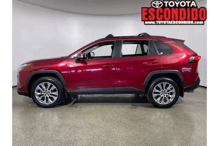 $33998 : Toyota RAV4 2023 AWD XLE Pre image 6