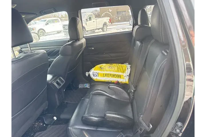 $15995 : Mitsubishi Outlander PHEV 20 image 9