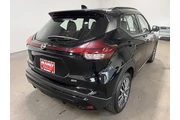 $17620 : Nissan Kicks 2024 SR 4dr Cro thumbnail