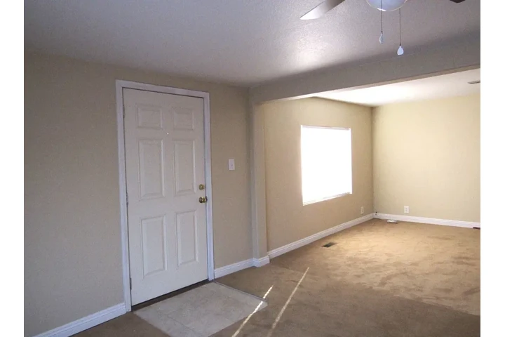 $1150 : on full size lot image 1