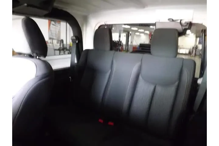 $21985 : Jeep Wrangler 2017 4x4 Sahar image 10