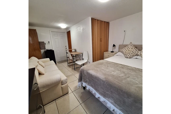 $1500 : EFFICIENCY en West Miami image 4